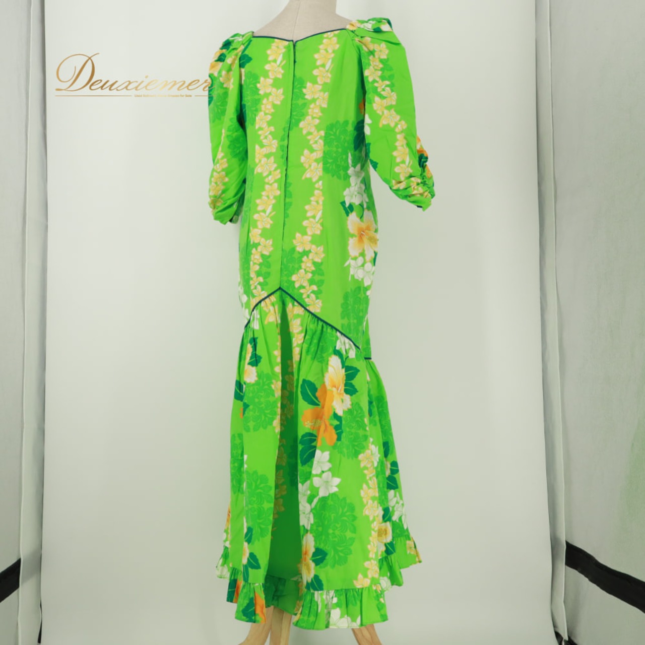 フラダンス 衣装 CC Fashions CCファッション ワンピース ドレス グリーン系 ハイビスカス柄 プルメリア柄 花柄 植物柄 ハワイアンプリント ハワイアン アロハ フラ ダンス レッスン 練習 ハワイアンダンス フリル 華やか かわいい おしゃれ イエロー系 ホワイト系 オレンジ系 ダンス衣装 練習着 レッスンウェア