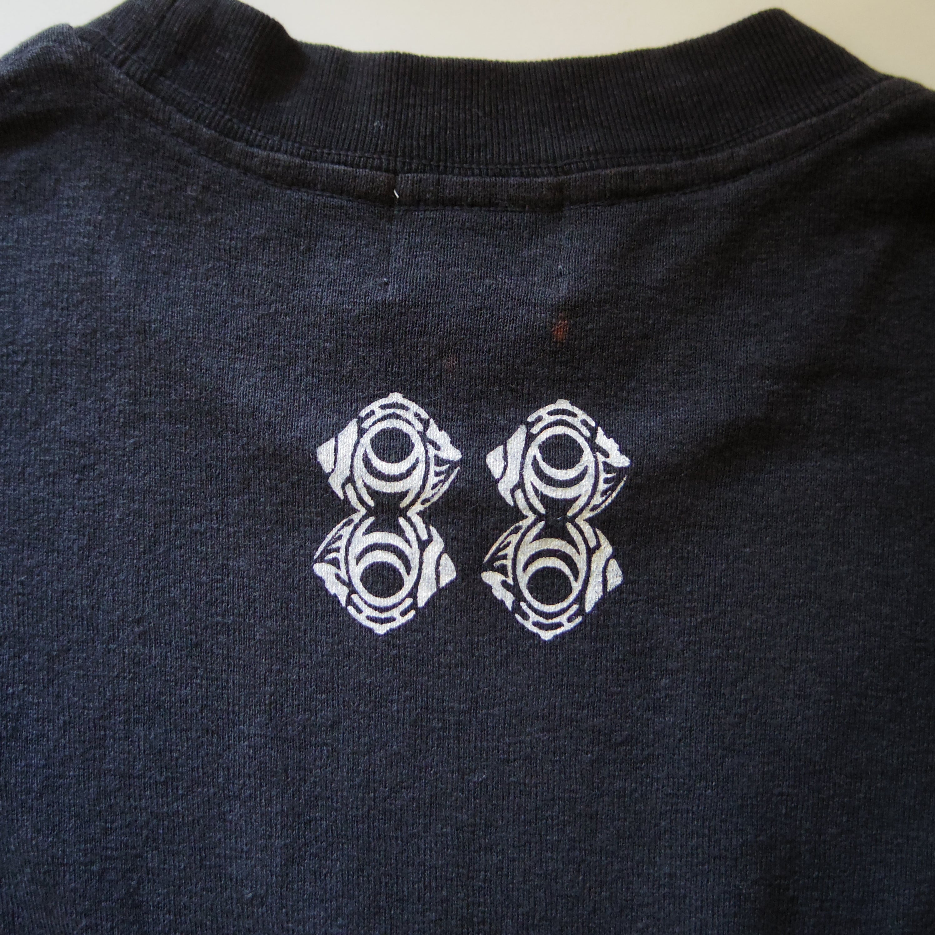 PEACE☮” 抜染 タイダイ ヘンプコットン Tシャツ -sumikuro- | TKHOME