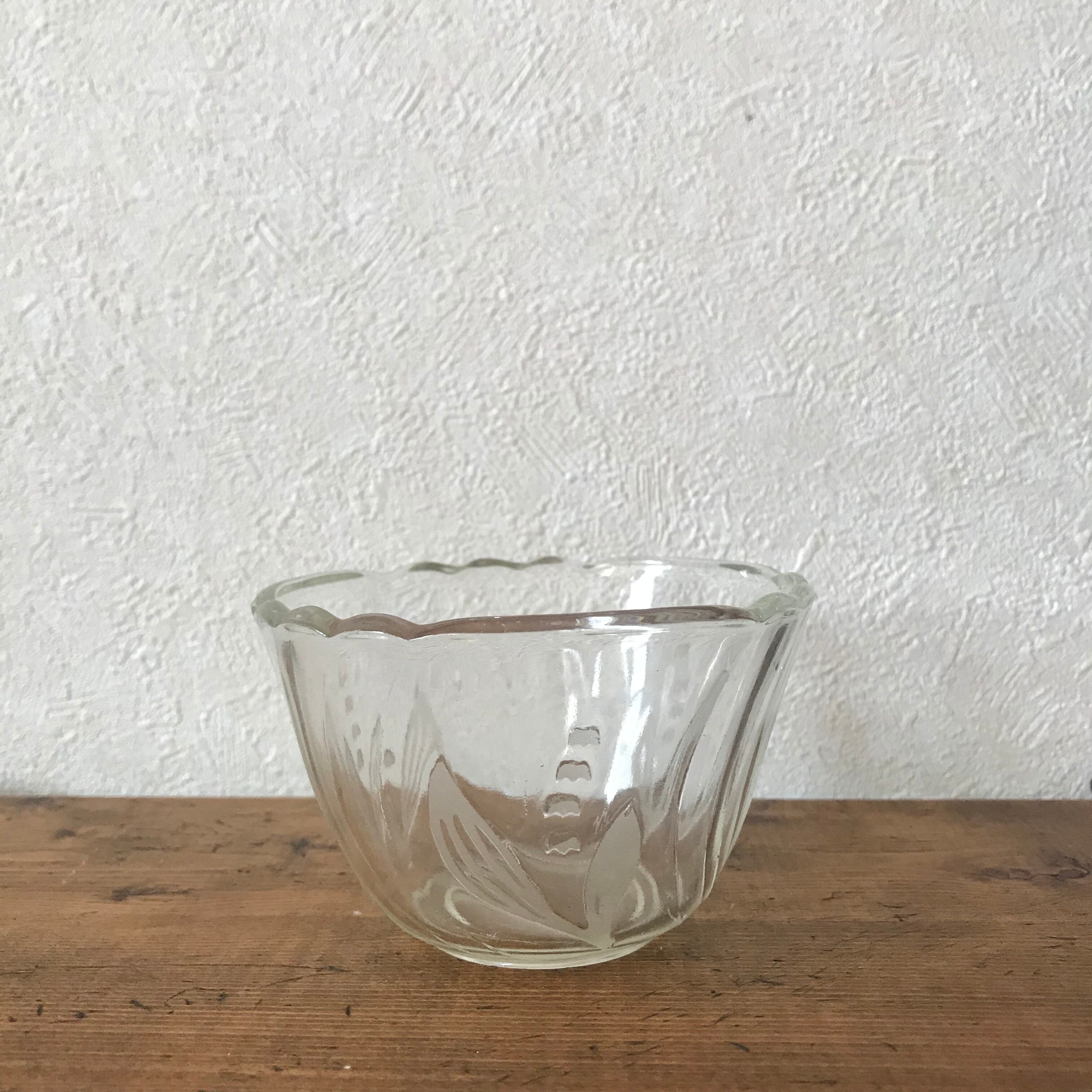 ガラスのすずらんボウル
