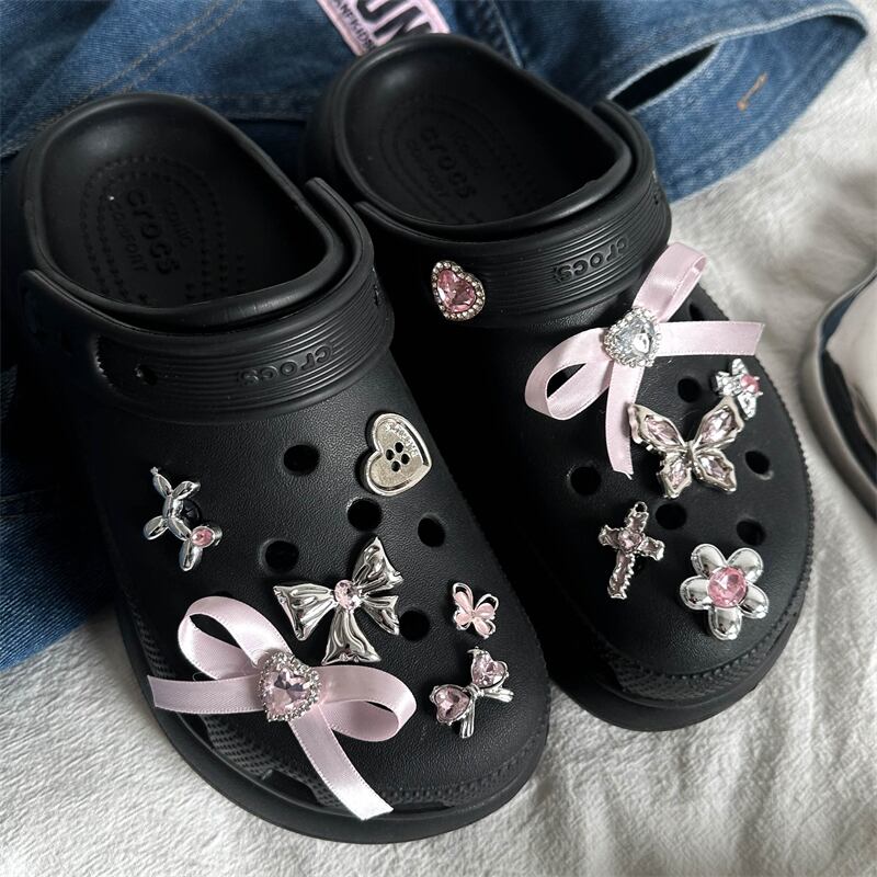 クロックス☆新品☆黒と中古白セット サンダル （クロックス シビッツ 