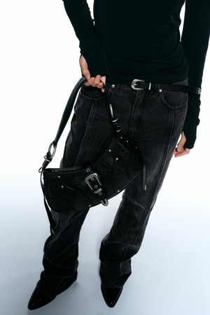 [INSILENCE WOMEN] Vegan leather buckle shoulder bag BLACK 正規品 韓国ブランド 韓国通販 韓国代行 韓国ファッション インサイレンス 日本 店舗