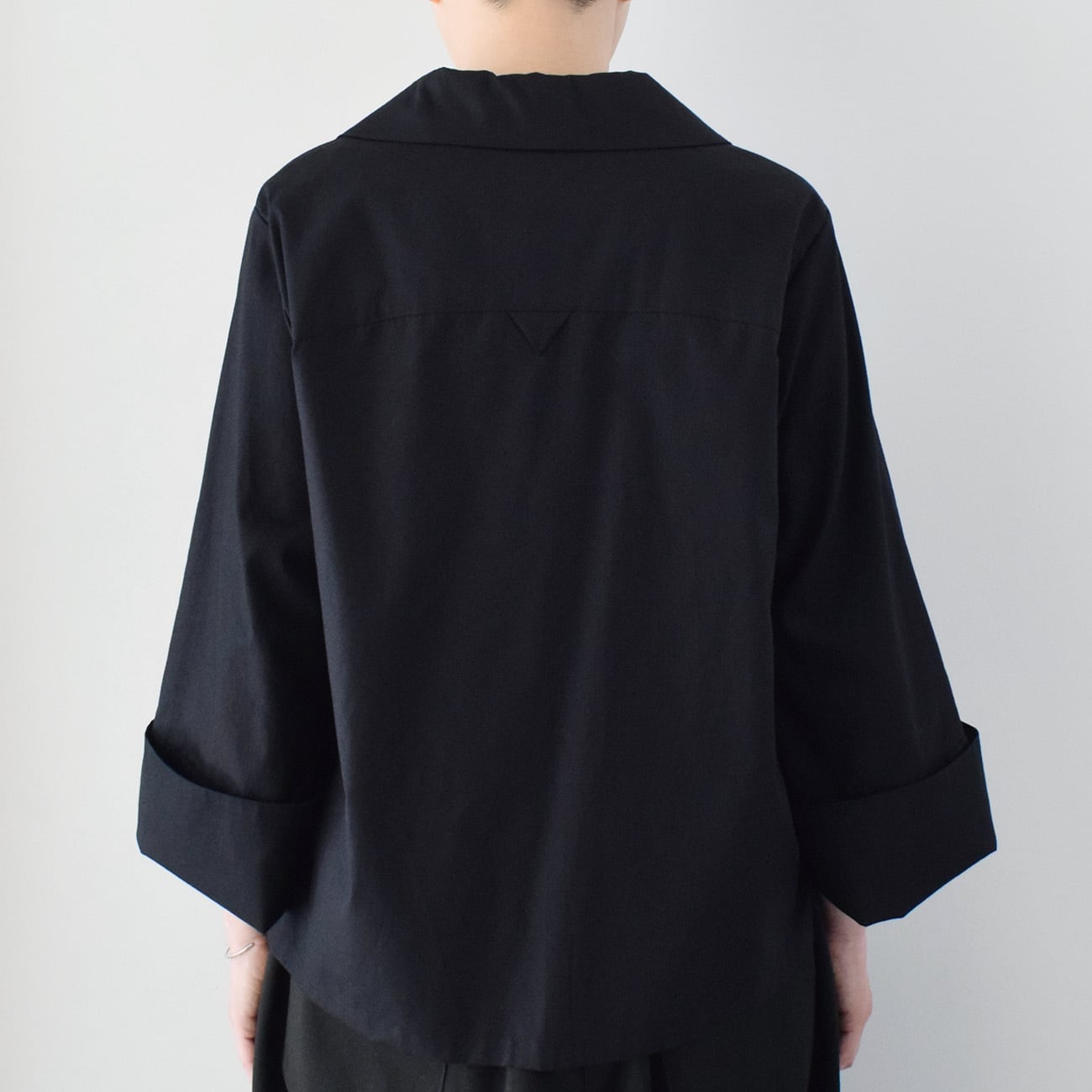 コットン100％ 大襟シャツブラウス：黒［TO19LSBK］ | skep-online shop