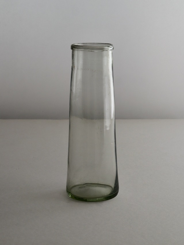 【SALE】 ヴィンテージのミルクボトル 手吹きガラス 16 / 【SALE】 Vintage Mouth Blown Milk Bottle 16