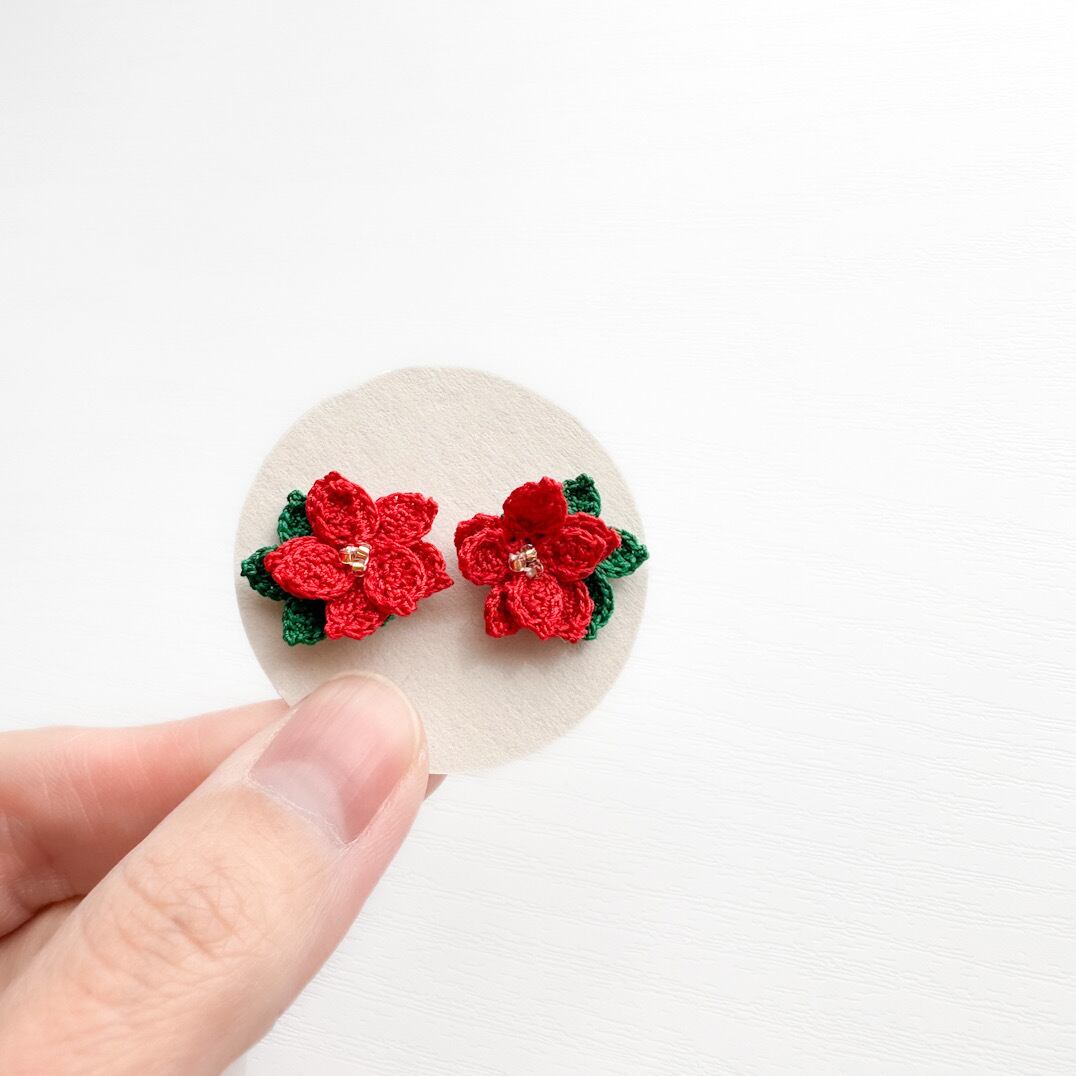 『 ポインセチア 』ピアス/イヤリング|レース編み|冬|誕生日|花|