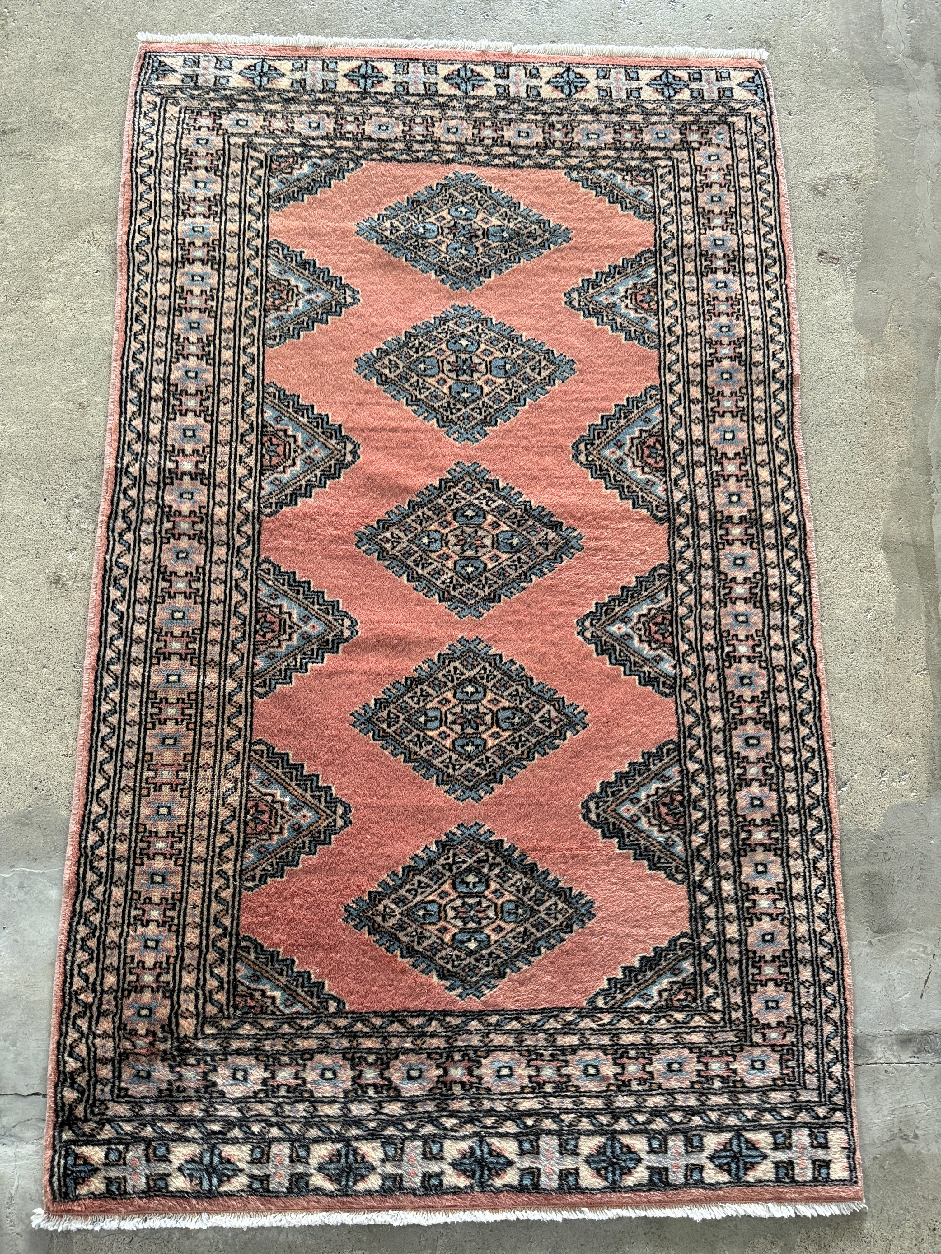 【送料込み】ヴィンテージ パキスタン トライバル絨毯 94x154 TRB3942