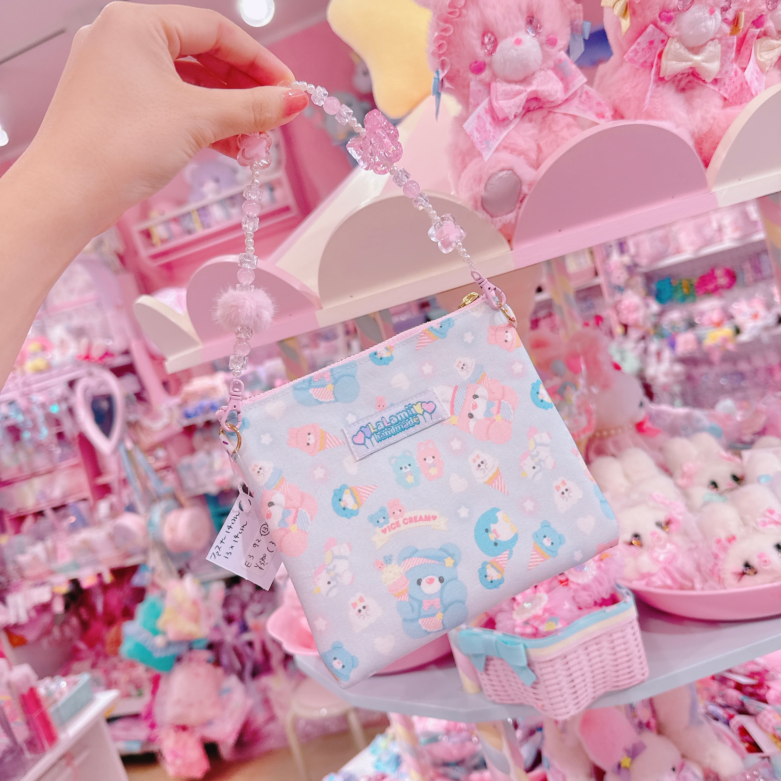 【E3】92-13ビーズストラップ付きぬい見せミニポーチ