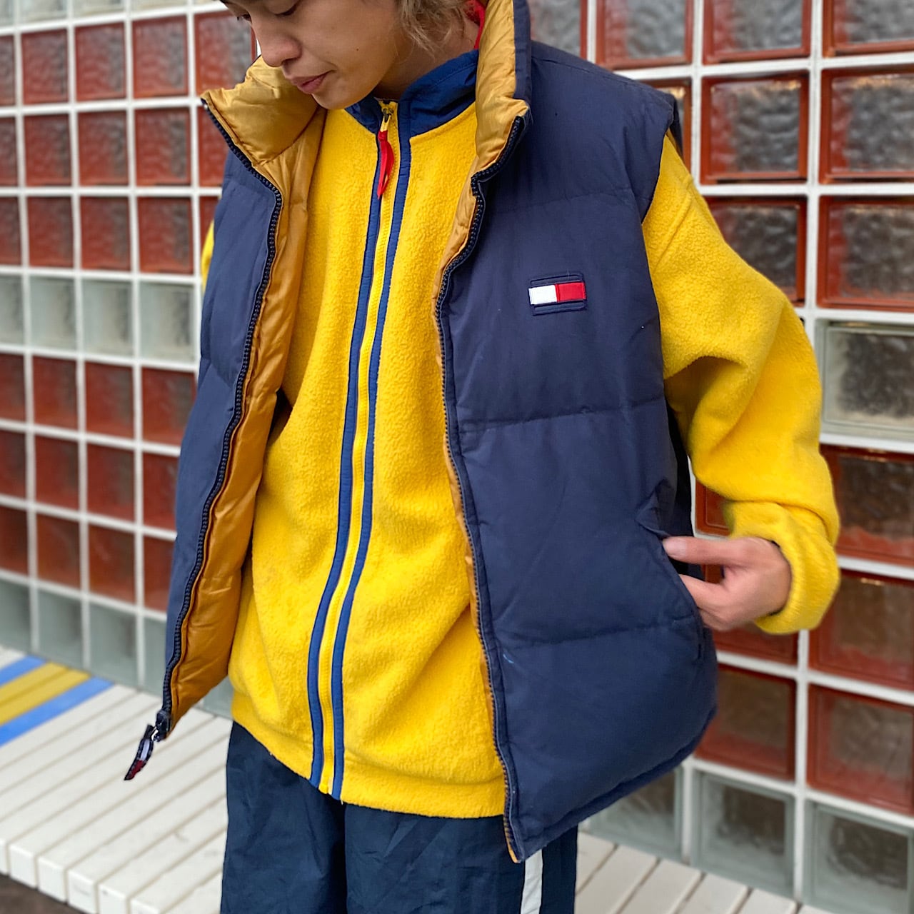 90年代 TOMMY HILFIGER トミーヒルフィガー ネイビー×ゴールド ダウンベスト メンズXL相当 古着 90s ヴィンテージ ビンテージ  紺色【ブルゾン・ジャケット】【SS2201-30】 | cave 古着屋【公式】古着通販サイト