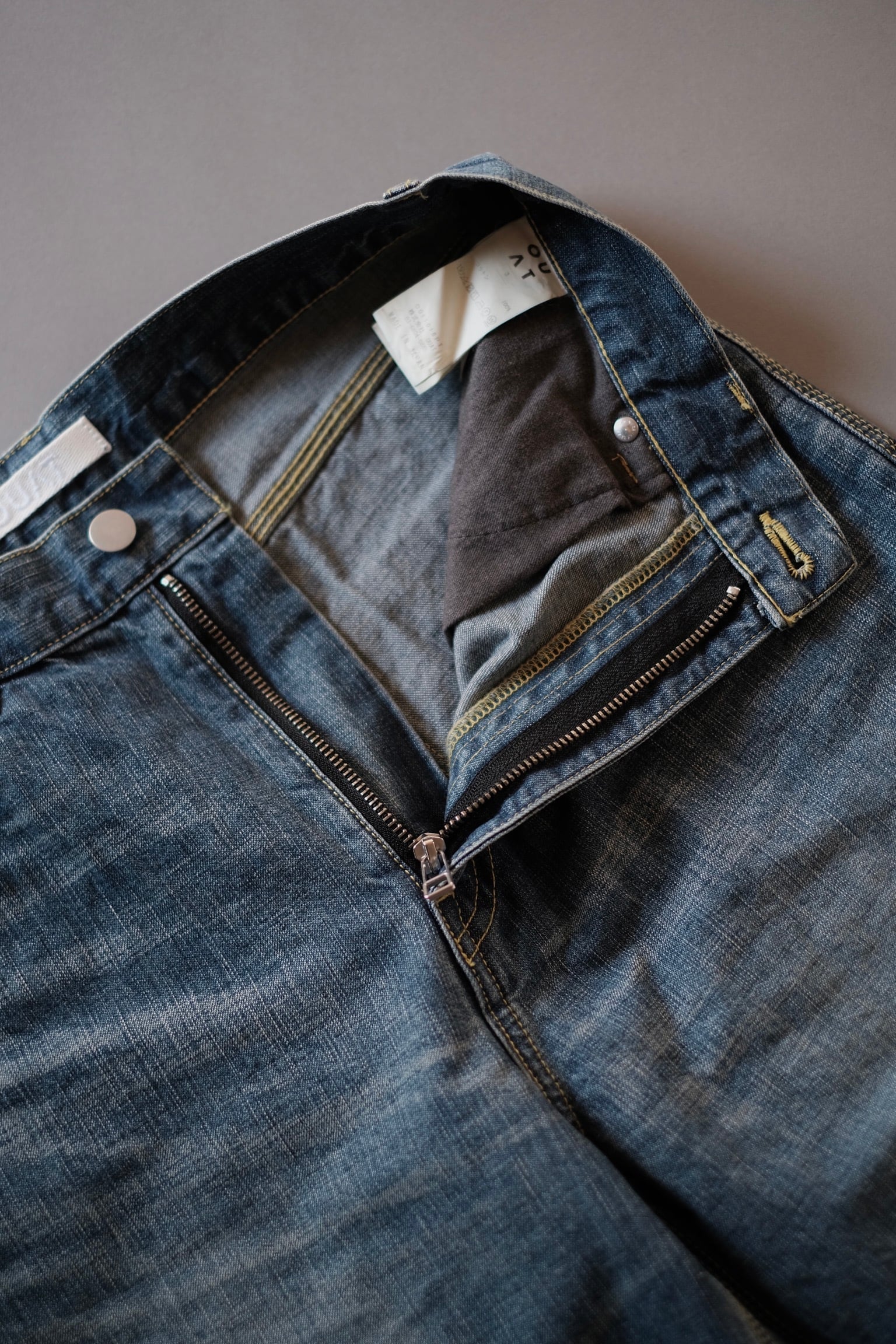 OUAT / -011- OFFICE JEANS BLUE | LIVING