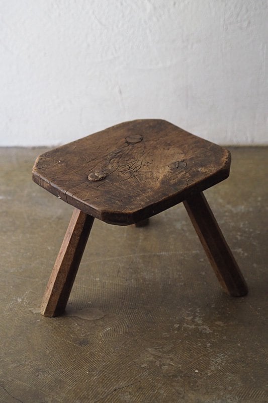 こなれた搾乳椅子-antique milking stool | アンティーク.ヴィンテージ
