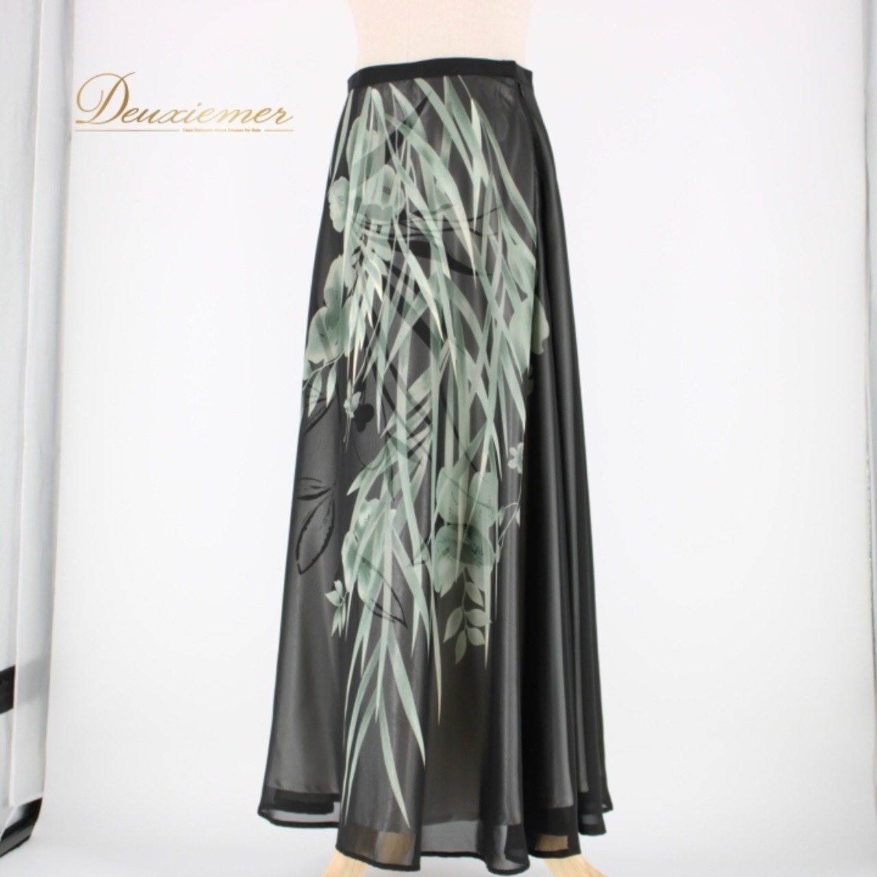 社交ダンス 衣装 スタンダード スカート レッスンウェア オールシーズン ブラック系 ホワイト系 黒 白 練習着 透け感 かわいい ステージ衣装 ボタニカルプリント シンプル エレガント おしゃれ ダンススカート フェミニン 通気性 薄手 軽量 女性用 ロングスカート ストレッチ無し フォーマル 体型カバー 日常使い 北欧風 デイリースタイル