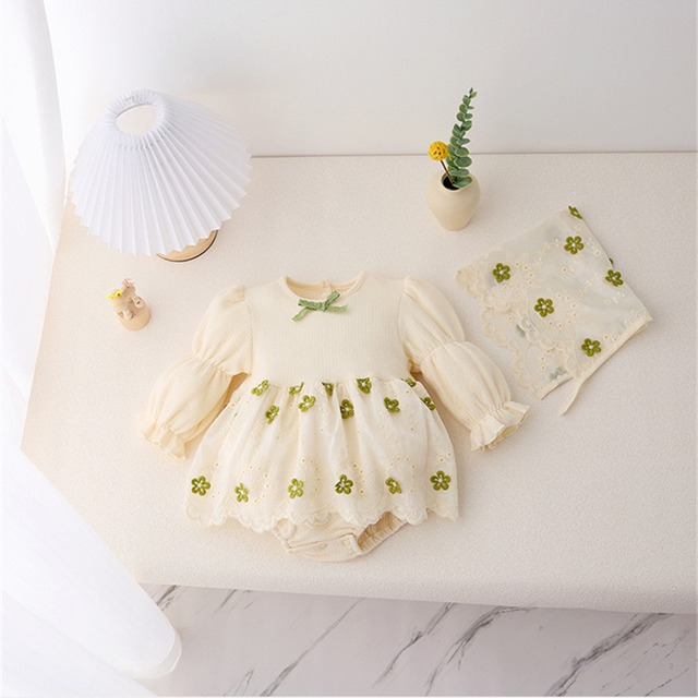 刺繍花柄　ロンパース　ボンネット付き　カバーオール　可愛い　おしゃれ　子供服