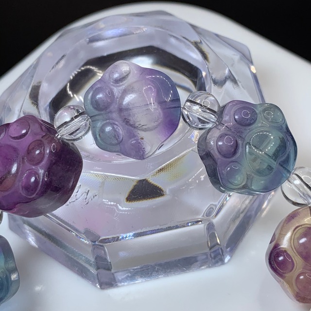 2.カラフル☆肉球フローライト・ブレスレット