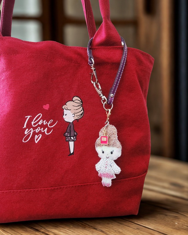 恋するアイリー❣️ビーズ刺繍ストラップ_パープル