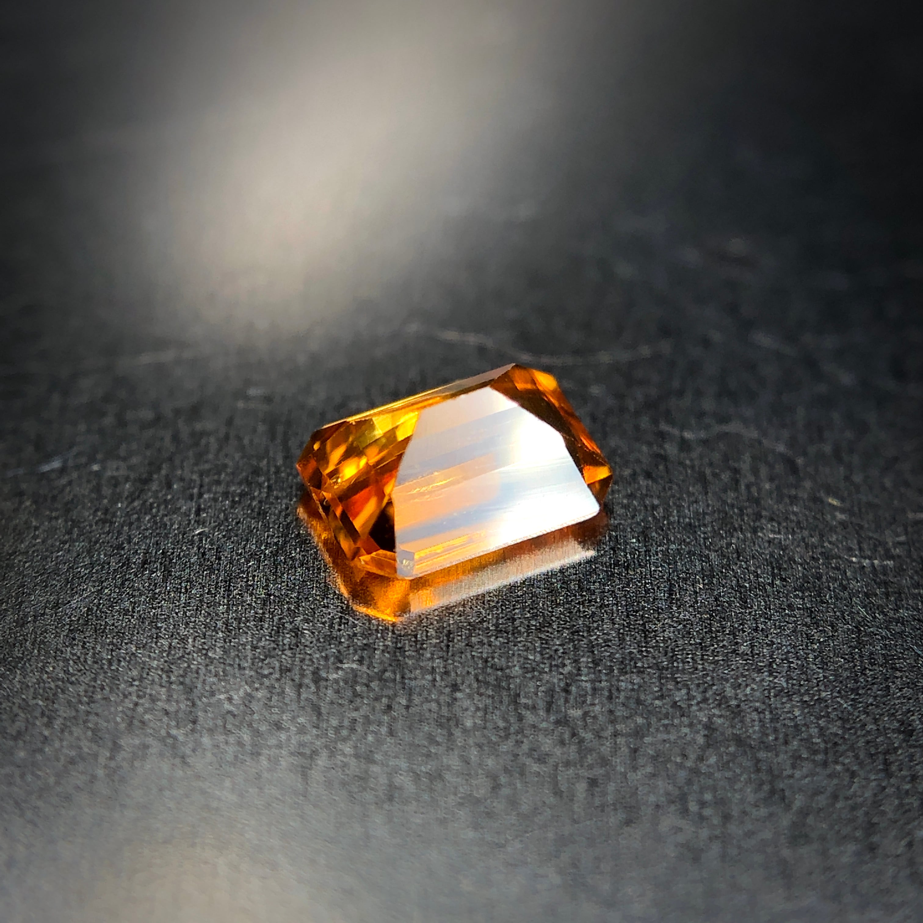 燦々と煌めく太陽のような宝石 0.24ct 天然 ゴールデンサファイア | Frederick’s Gems&Jewelry powered by  BASE