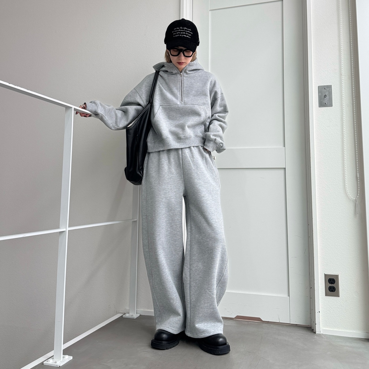 サイドパイピング裏起毛スウェットコクーンPT/グレー