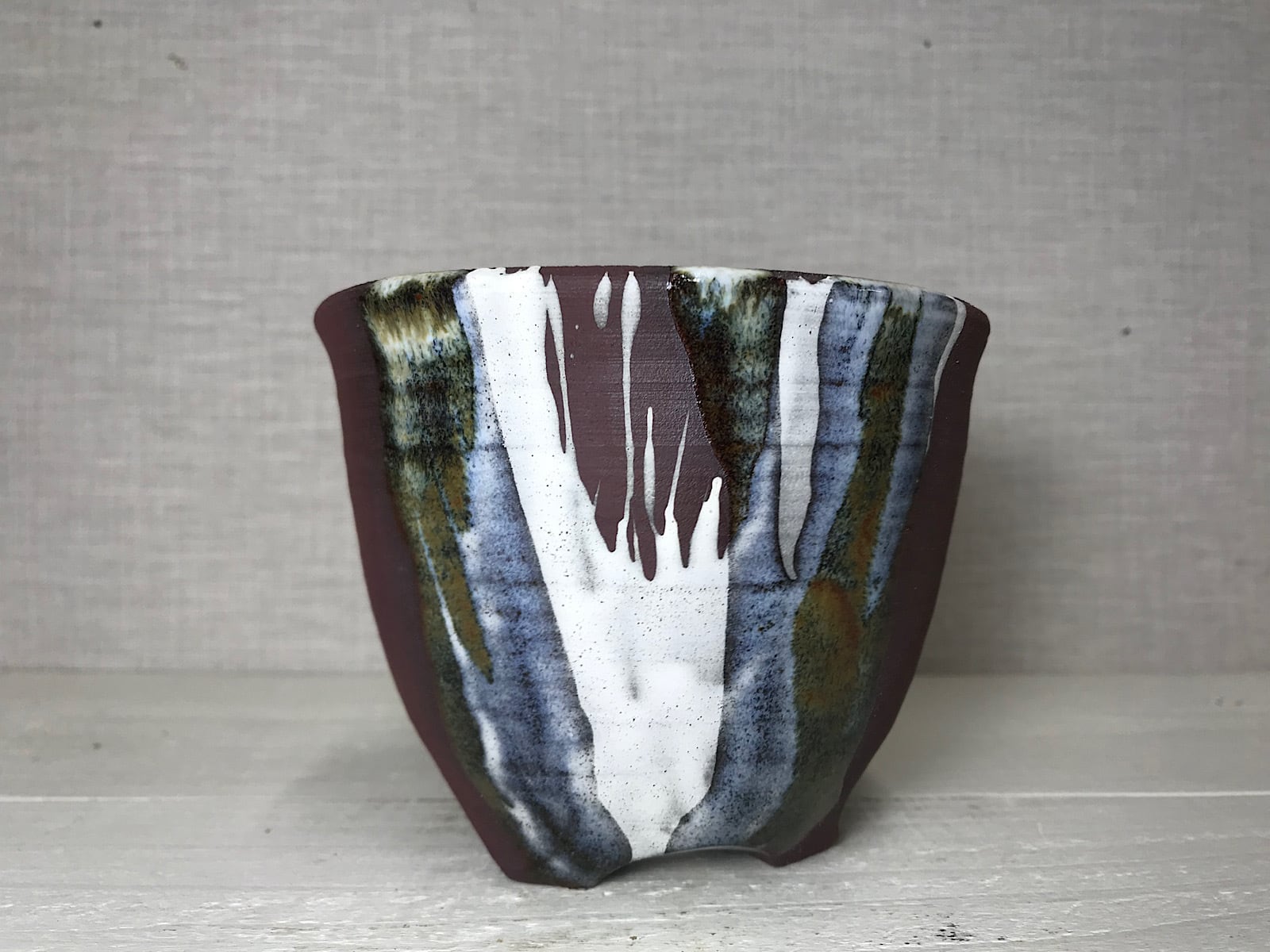 オリジナル陶器鉢　鉄泥白化粧土