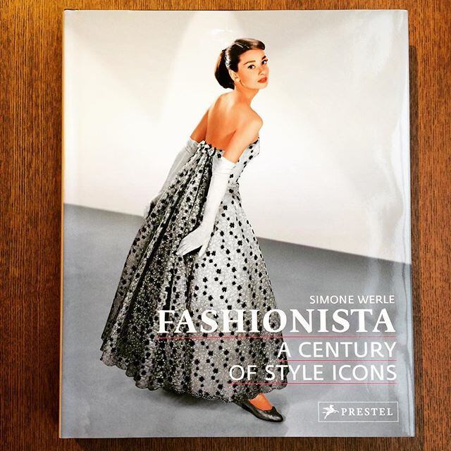 ファッションの本「Fashionista: A Century of Style Icons」 - 画像1