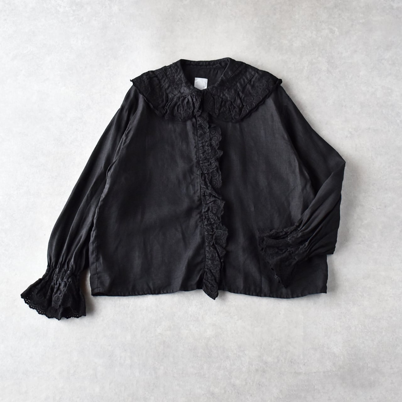 アトリエ　ナルセ⭐︎完売トップス新品未使用 atelier naruse | クルミボタンワンピース - c a b i n e t