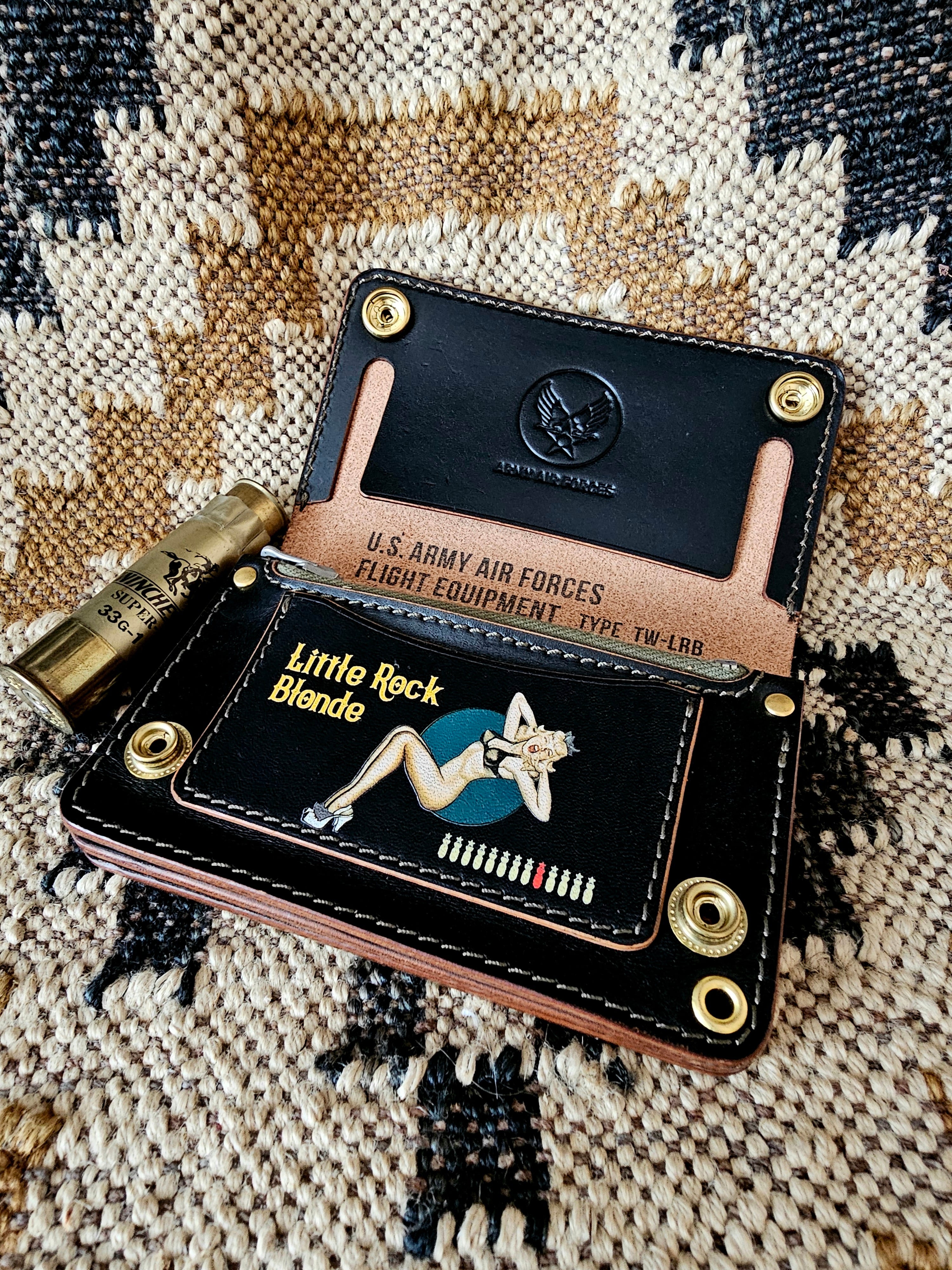 ミドルサイズ トラッカーウォレット 黒 午年記念 蹄鉄 手染め ミドルトラッカーウォレット ミドルサイズ トラッカーウォレット 黒 午