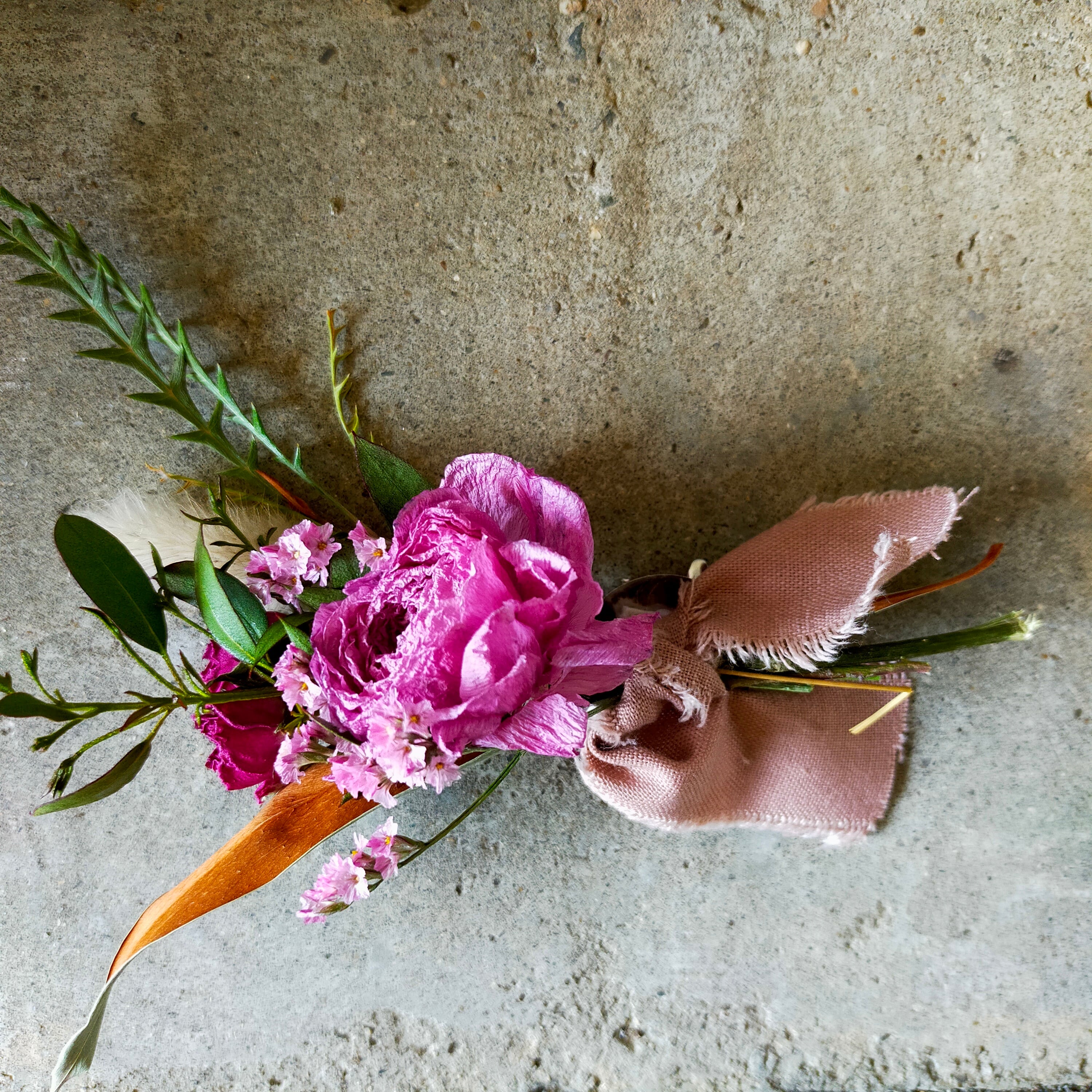 ドライフラワーコサージュ【dried flower corsage】