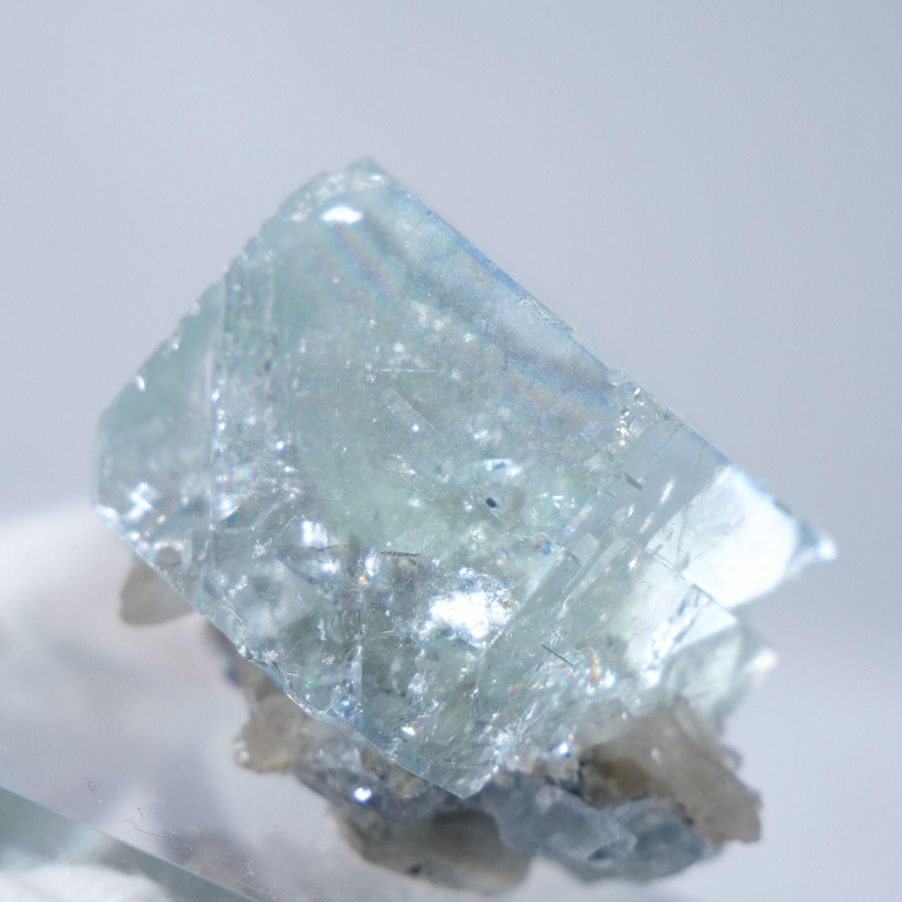 シャンファーリン産 フローライト / 原石 標本【E_6】