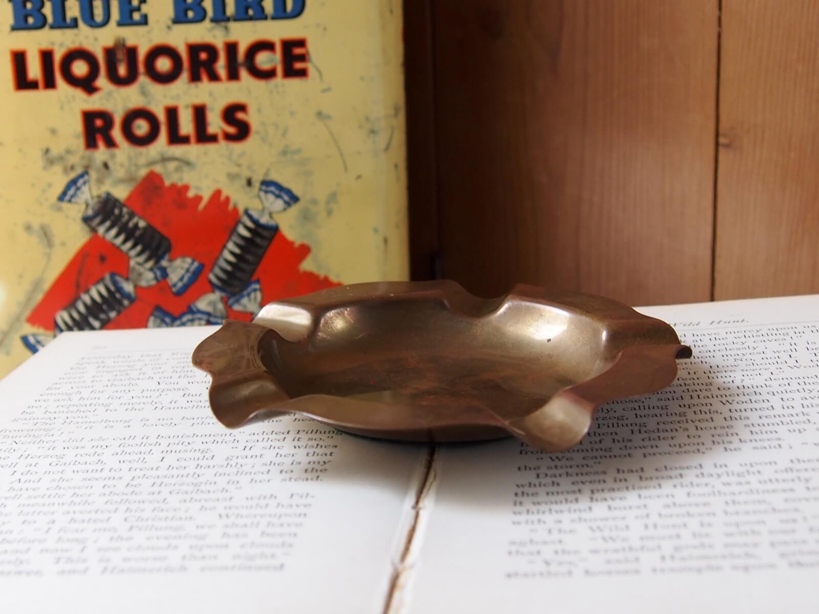 イギリスアンティーク 灰皿 アッシュトレイ 真鍮 | Bonny Bee