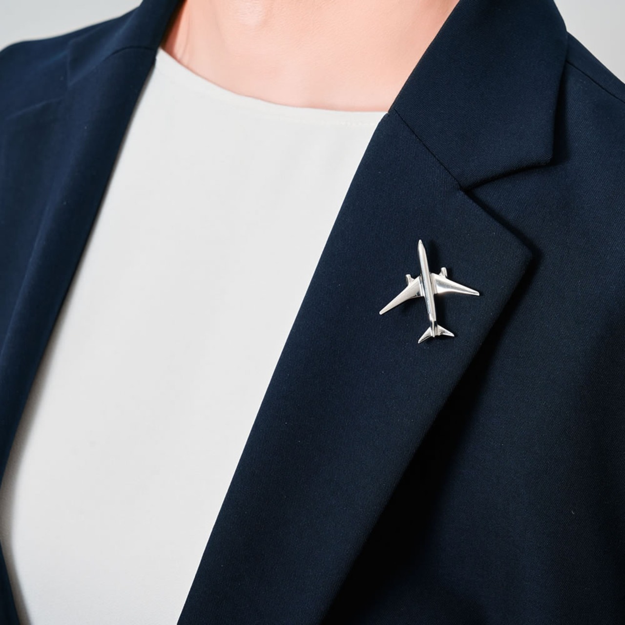 ステンレス製 飛行機 高級ピンバッジ（大）航空機 アクセサリー