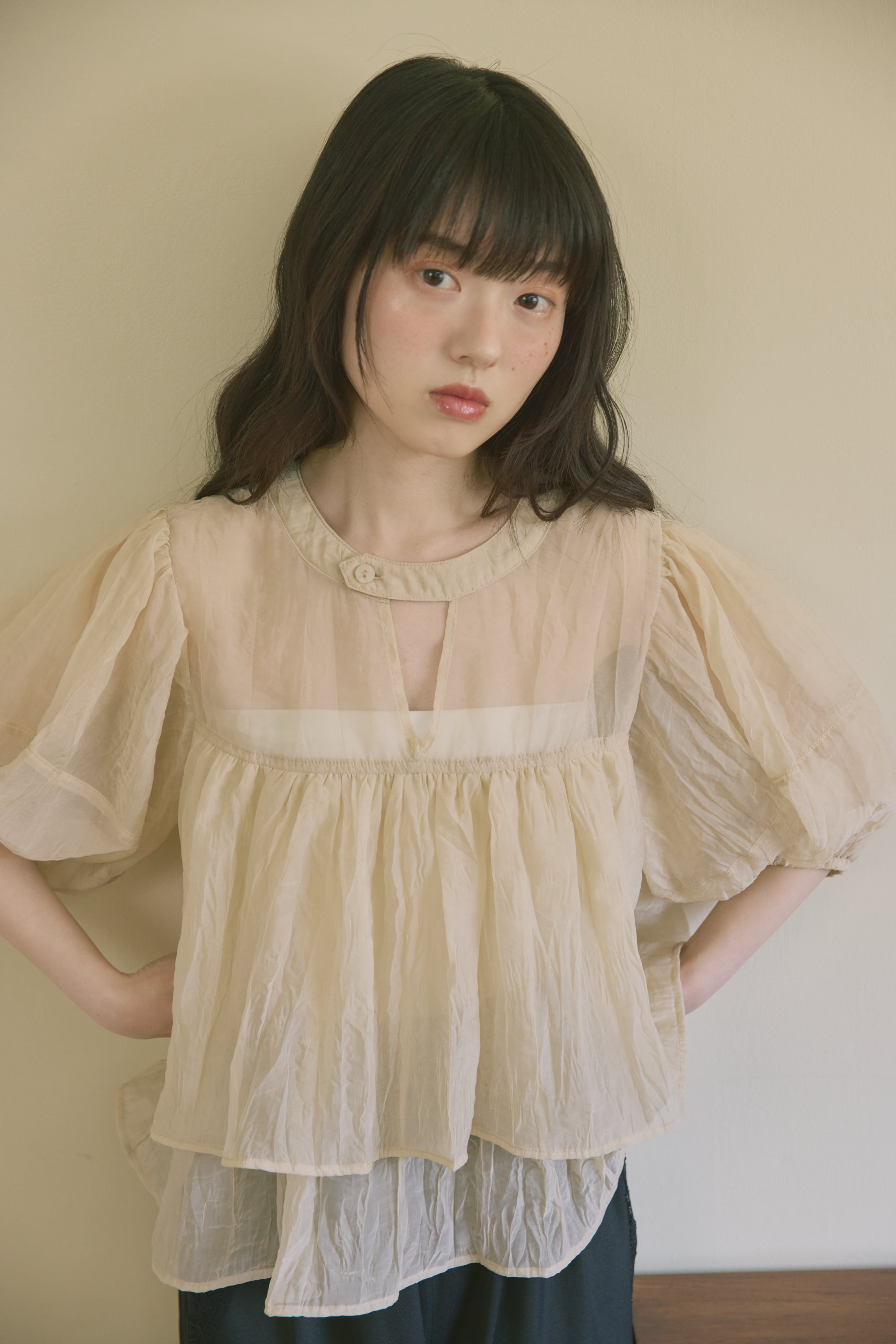 alumu スリットトップス alumu スリットトップスの通販 by ち。's shop｜ラクマ