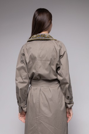 ウクライナ刺繍スプリング・トレンチコート　手刺繍　ユニセックス・フリーサイズ