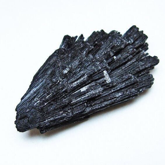 ブラック カイヤナイト 原石 一点物 171-7525