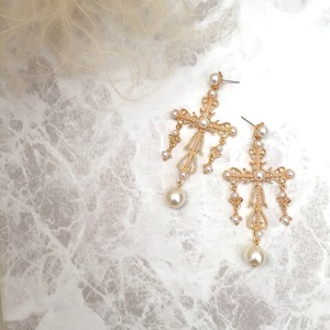 cross パールピアス