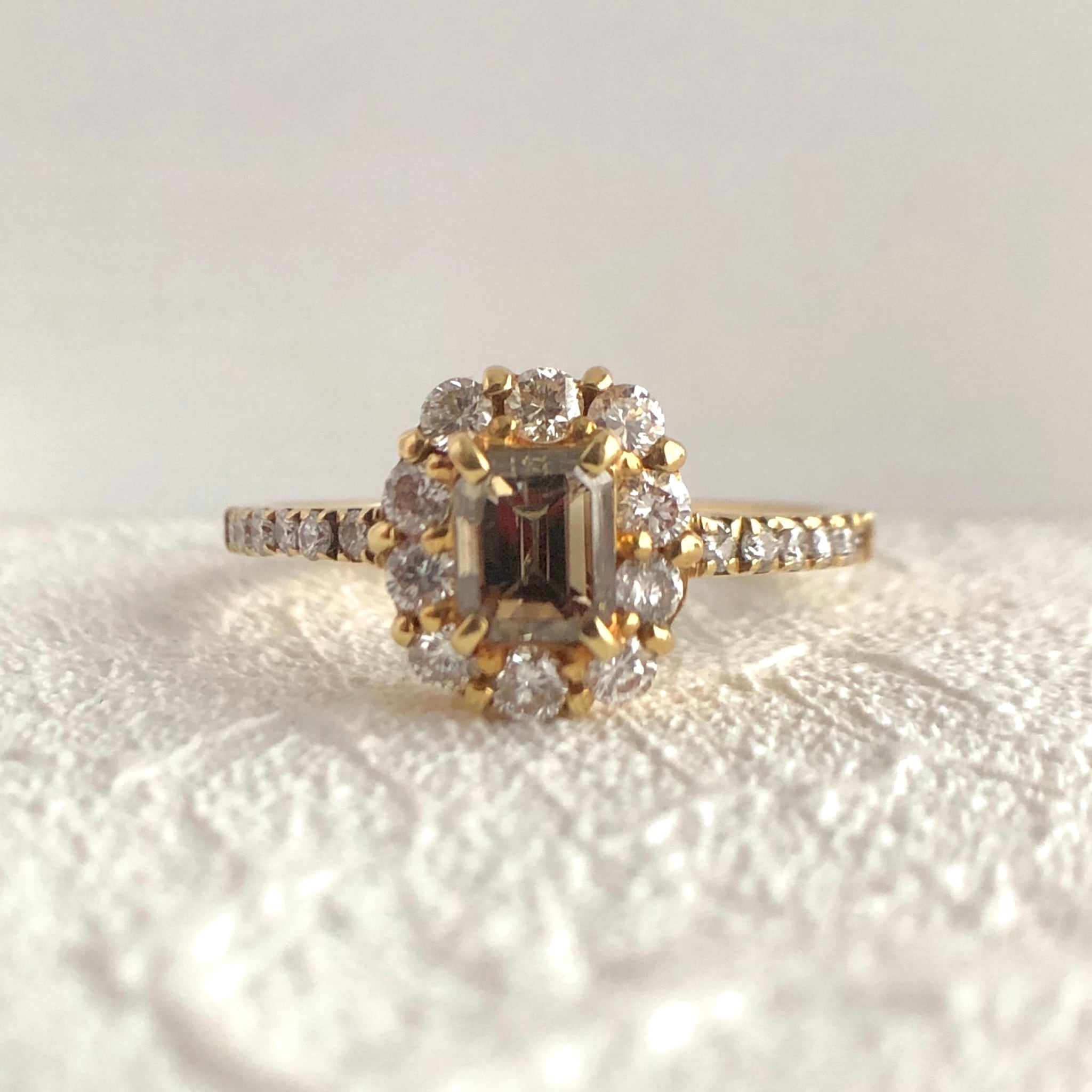 【新品仕上げ済】k18 天然ダイヤエメラルドカット0.50ct リング