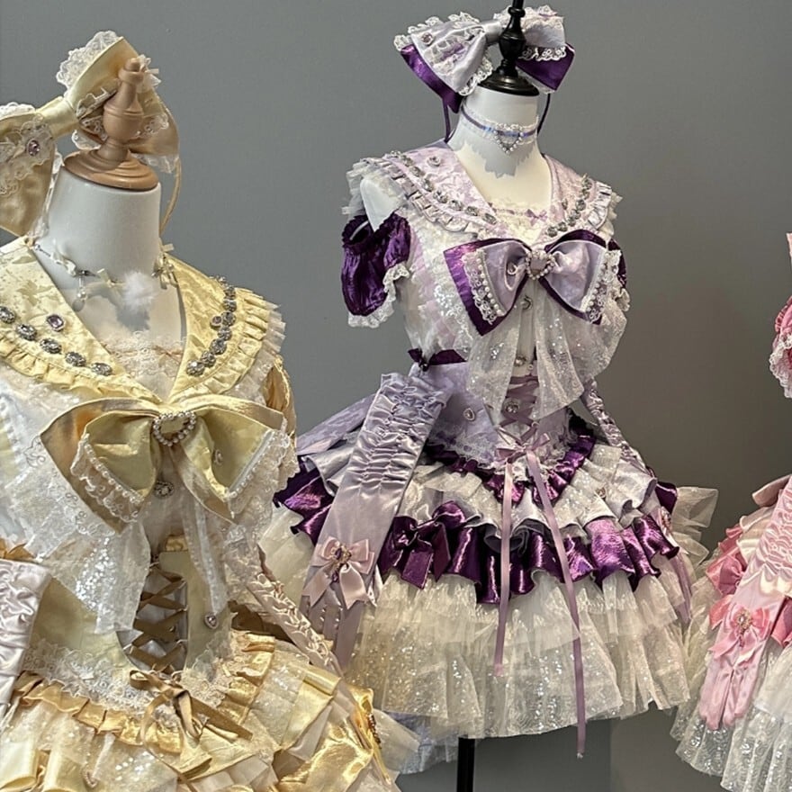 キラキラアイドル衣装｜リボンとフリルが輝くキラキラステージ