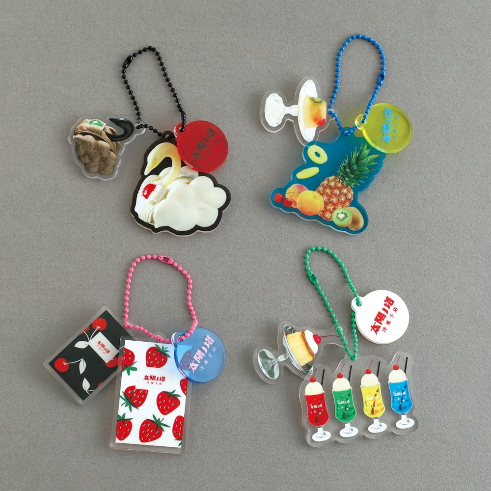 バッキー　缶バッジ　アクリルキーホルダー 太陽ノ塔洋菓子店】アクリルキーホルダー 全4種 | ステーショナリー