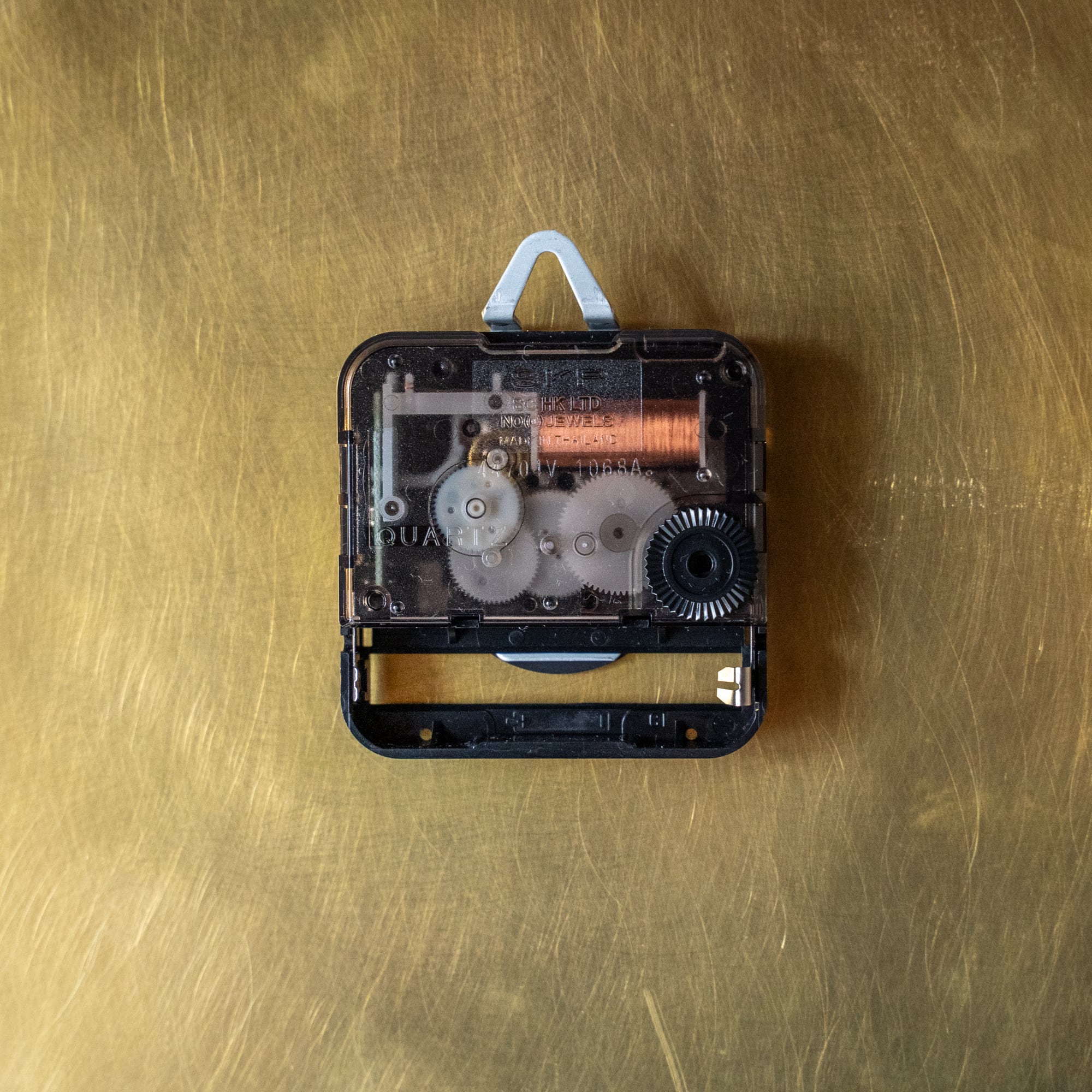 minimal wall clock 220 _ line / brass 壁掛け時計 220 線 / 真鍮