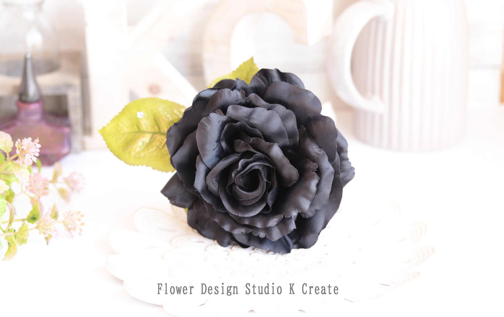 黒い薔薇と朝露の葉っぱの髪飾り(ワイヤー仕様) ローズ 黒 黒い薔薇 フラメンコ