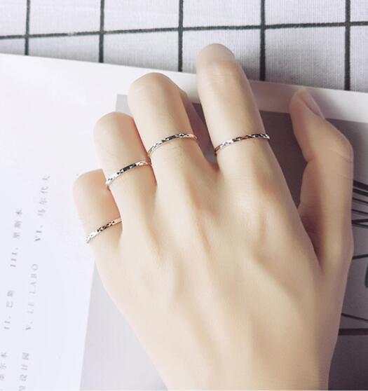 【レイヤードリング】シンプルリング 韓国スタイル シルバー指輪 ファッションリング 人気デザイン