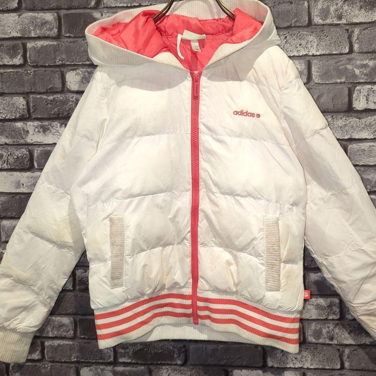 レアデザイン/激安 adidas ダウンジャケット 古着 刺繍ロゴ 白  
