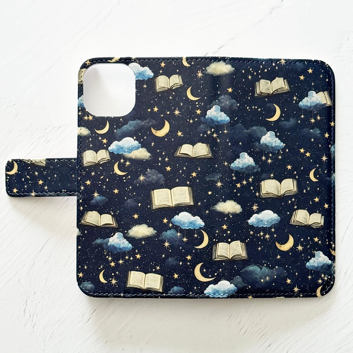 星空とファンタジーの本柄 手帳型スマホケース iPhoneケース 全機種