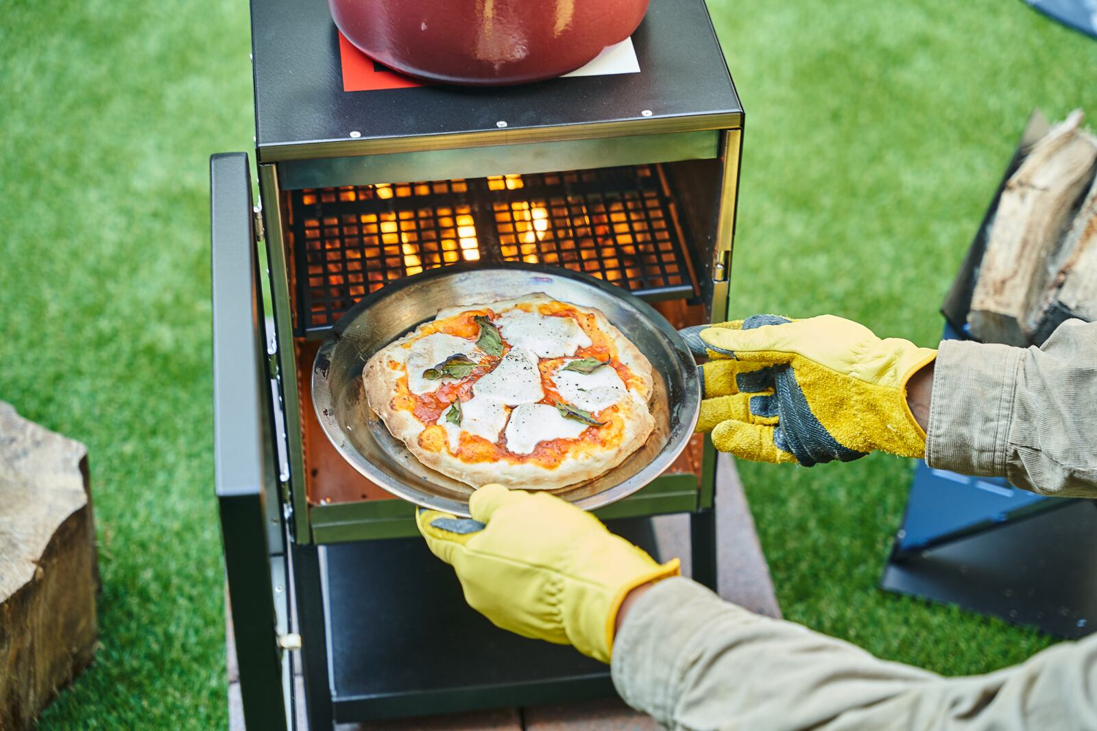 焚き火も調理も楽しめる薪ストーブ【TAKIBE COOKER】THE IRON FIELD 