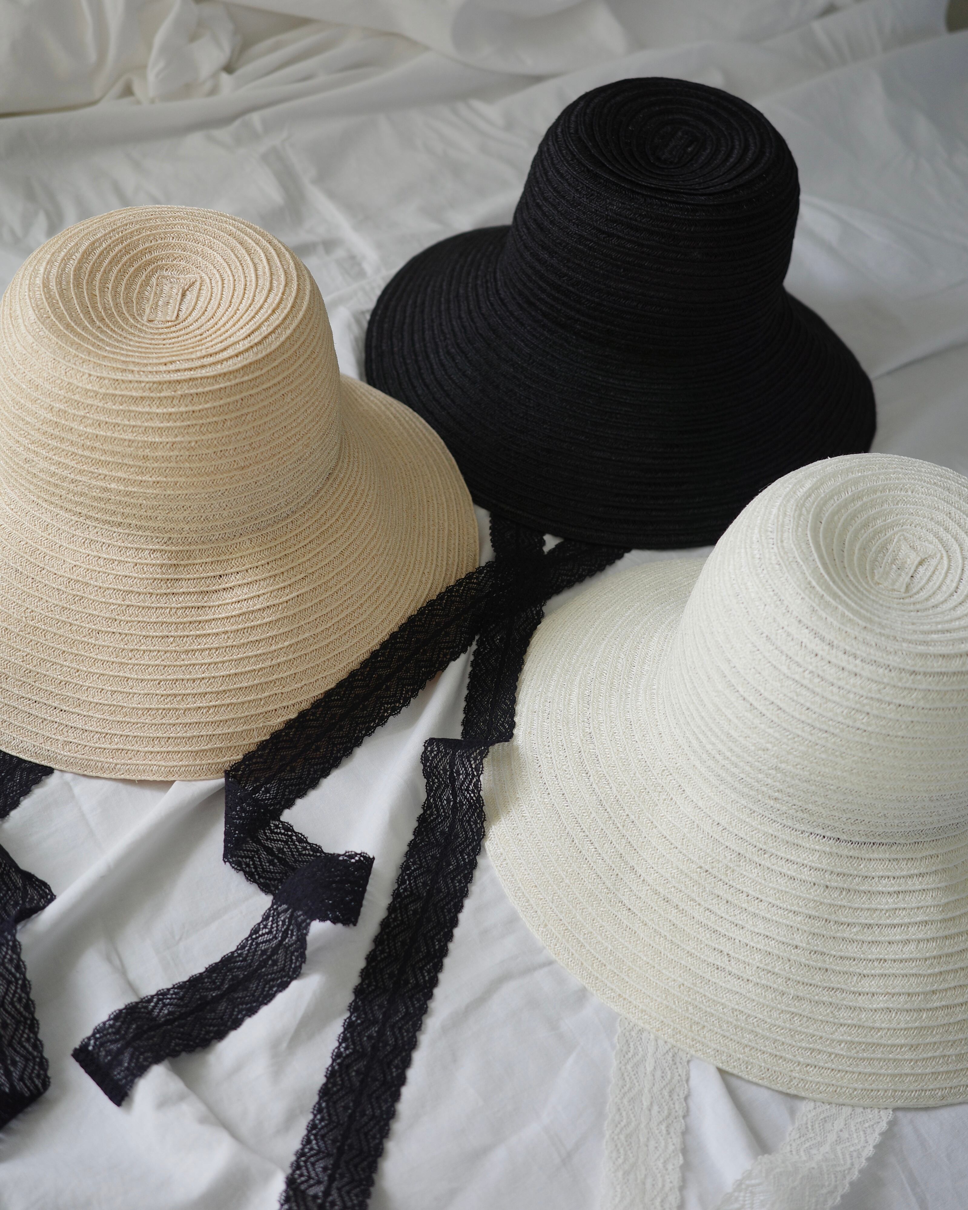 FETICO / STRAW HAT WITH LACE RIBBON | LA VILLA ROUGE
