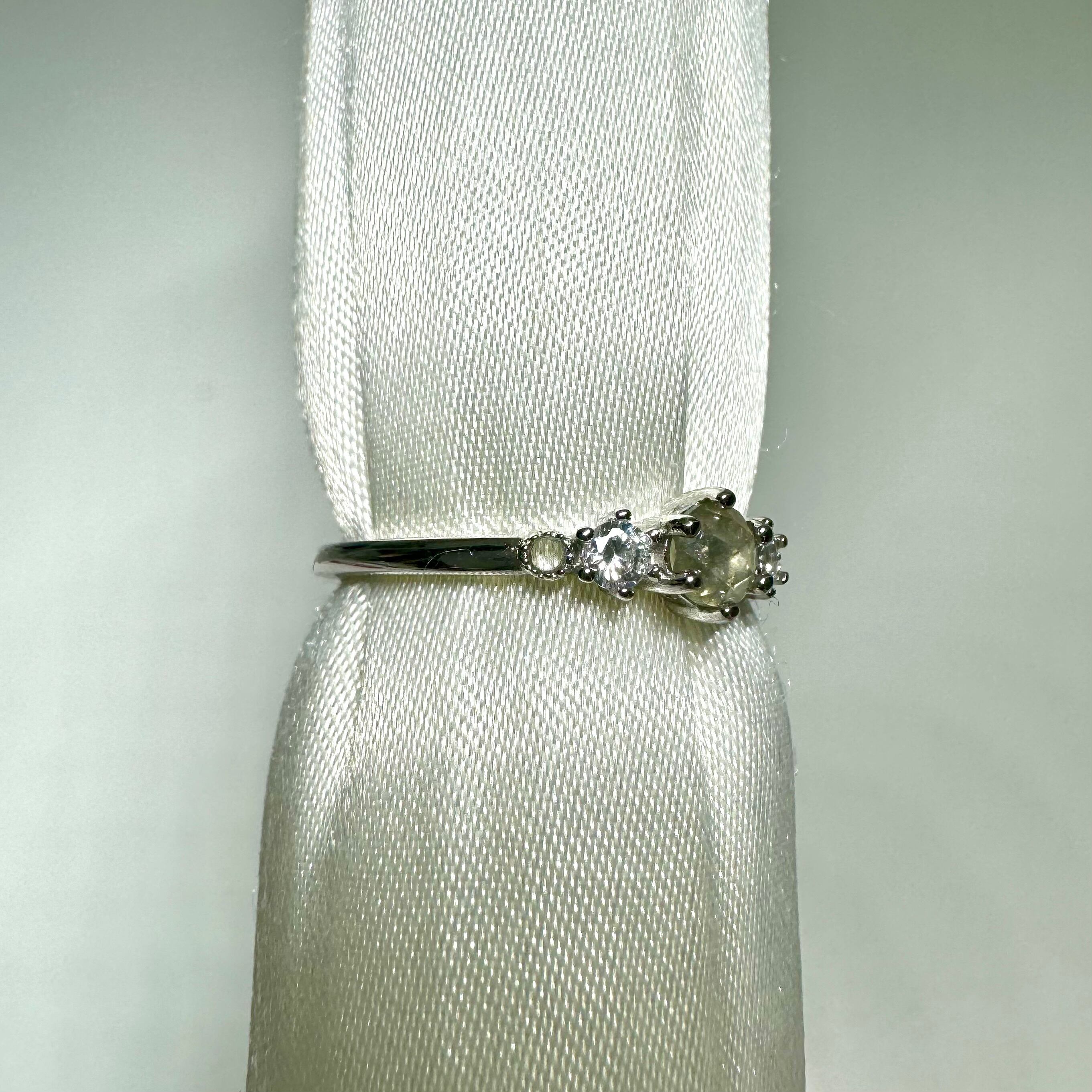 プラいちRing♦︎ローズカットダイヤ ♦︎(UV蛍光)