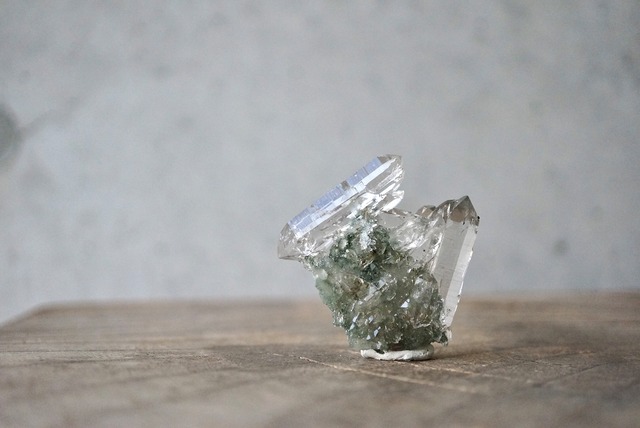 マニハール産クォーツ/クローライト　Quartz / Chlorite