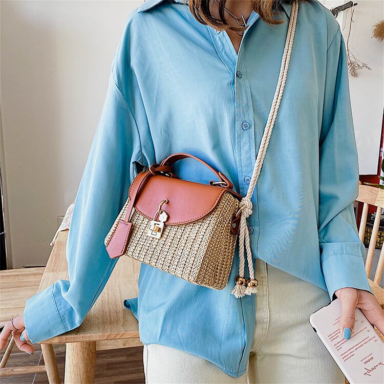 ショルダーバッグ レディース バッグ 鞄 カバン かばん 送料無料 4色 肩がけ 肩掛け 斜め掛けバッグ スクエア型 かわいい 大人可愛い きれいめ カジュアル フェミニン おしゃれ お洒落 おとな ラブリー キュート ガーリー 抜け感 無地 OL 通勤 学生 通学 デート お出かけ 女子会 休日 小さめ コンパクト ブラック ホワイト イエロー ブラウン 春 夏 10代 20代 30代 40代 50代 ママ 韓国 韓国系 普段使い 楽ちん モテ トレンド 流行