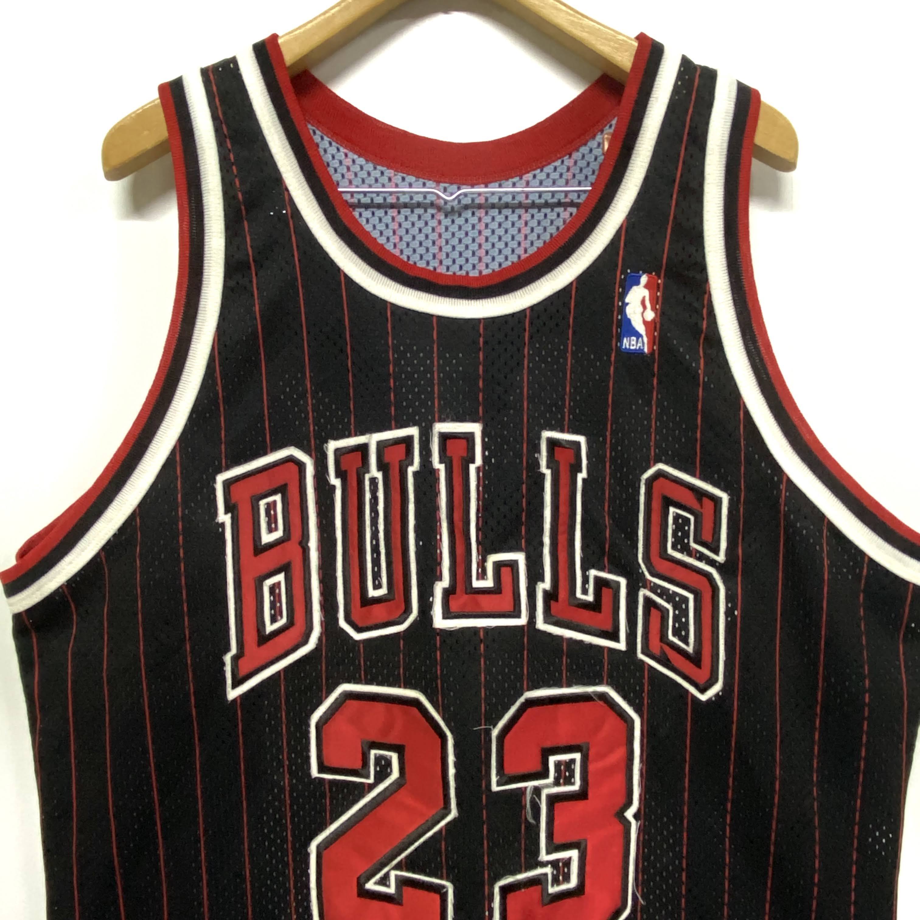 90年代 USA製 チャンピオン Champion NBA CHICAGO BULLS シカゴブルズ MICHAEL JORDAN マイケルジョーダン  ゲームシャツ レプリカユニフォーム ゲームシャツ レプリカユニフォーム 古着【ゲームシャツ】 | cave 古着屋【公式】古着通販サイト