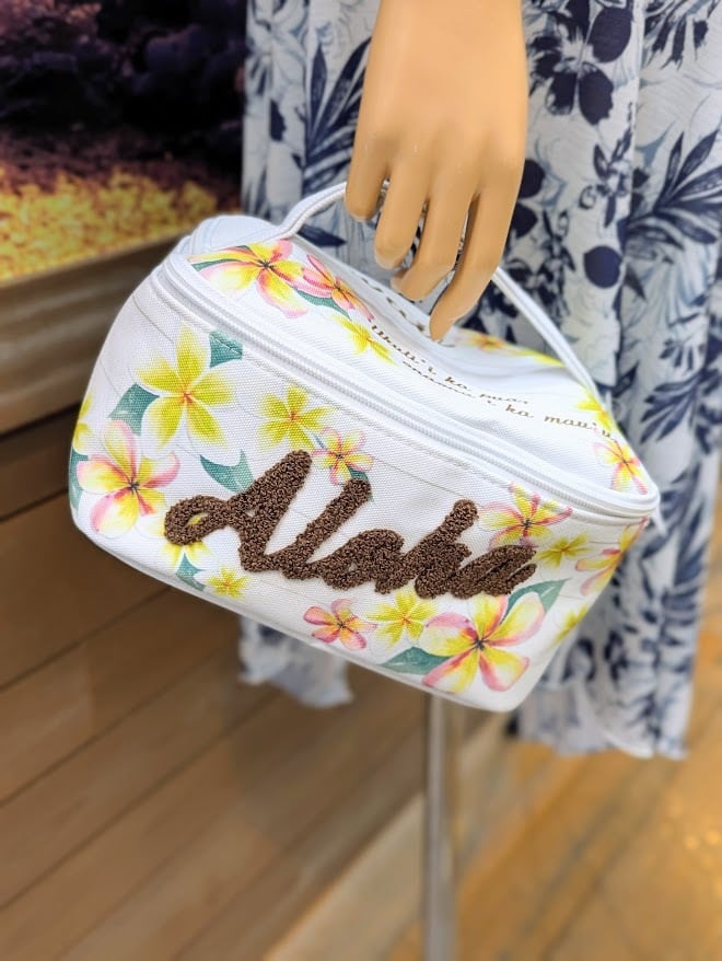 ラニバニティポーチ（PLUMERIA） | LeaLea Hawaiian Village