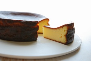 〈クール便〉ベイクドチーズケーキ　(直径12Cm)
