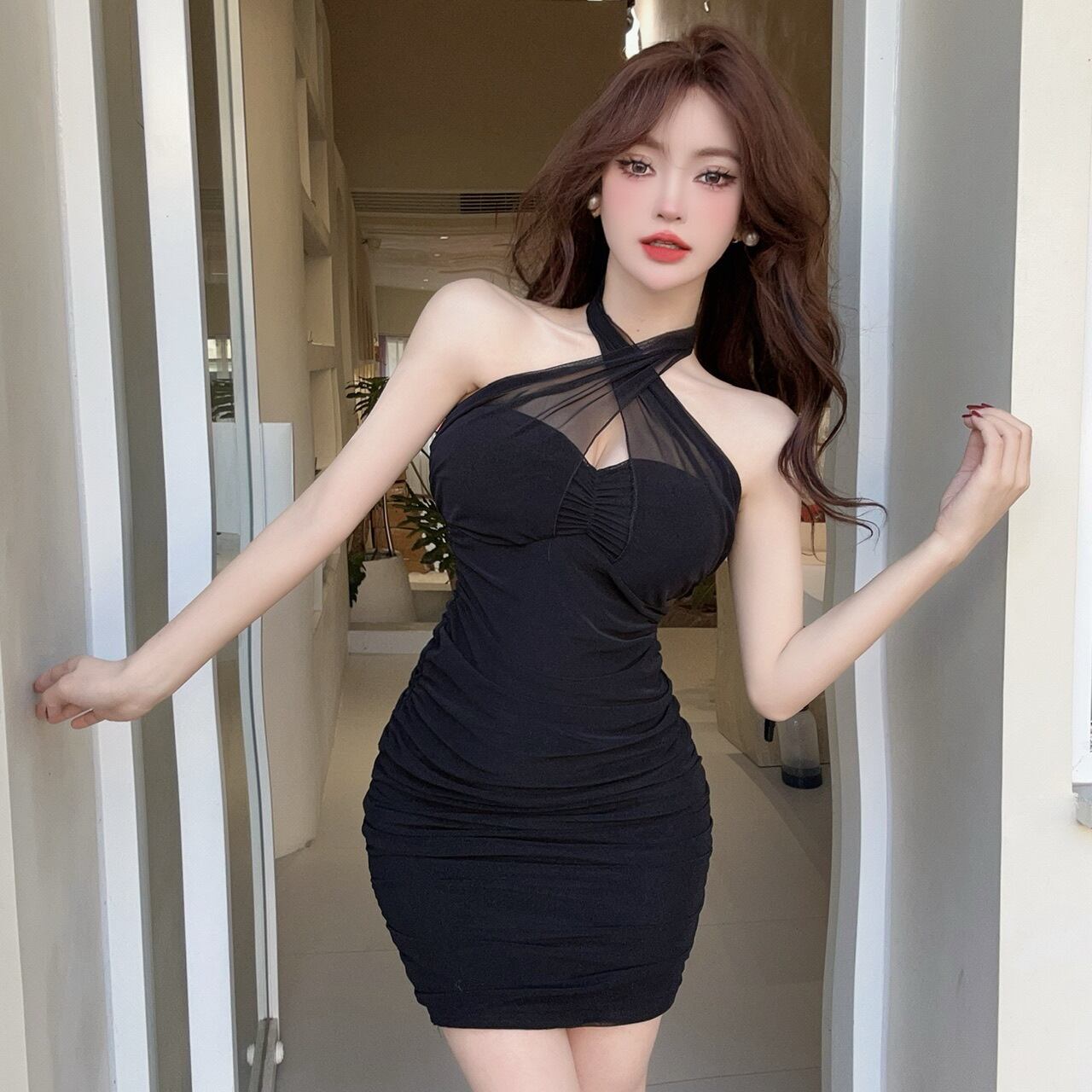 【新作】【送料無料】 2024 夏の新スタイル日本と韓国のセレブセクシーなチューブトップ誕生日パーティー小さなドレススカートバッグヒップホルタードレス 7904 0138330018961