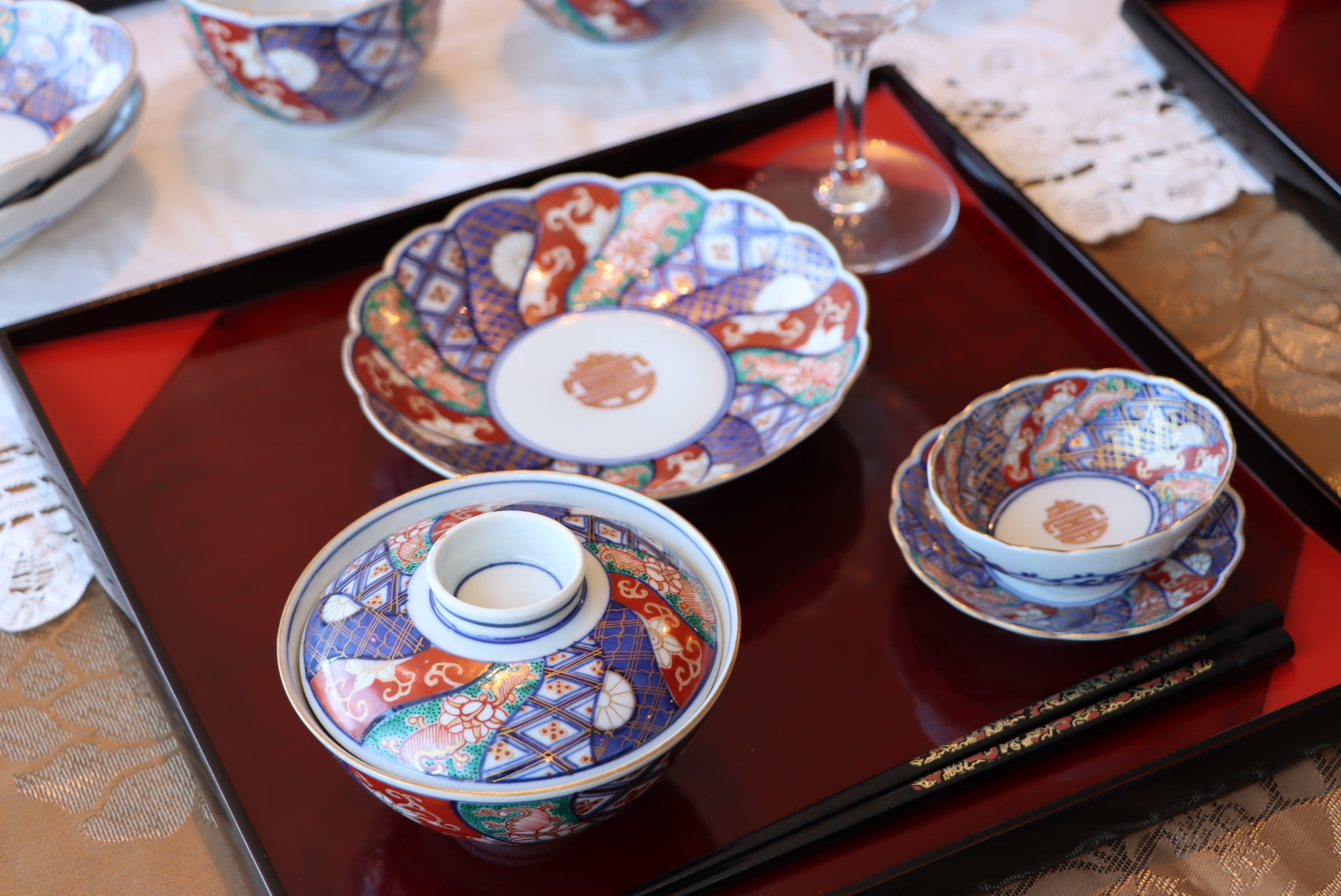 大聖寺伊万里 色絵 捻り壽文 蓋茶碗 通りもの/Daisho-ji Imari covered