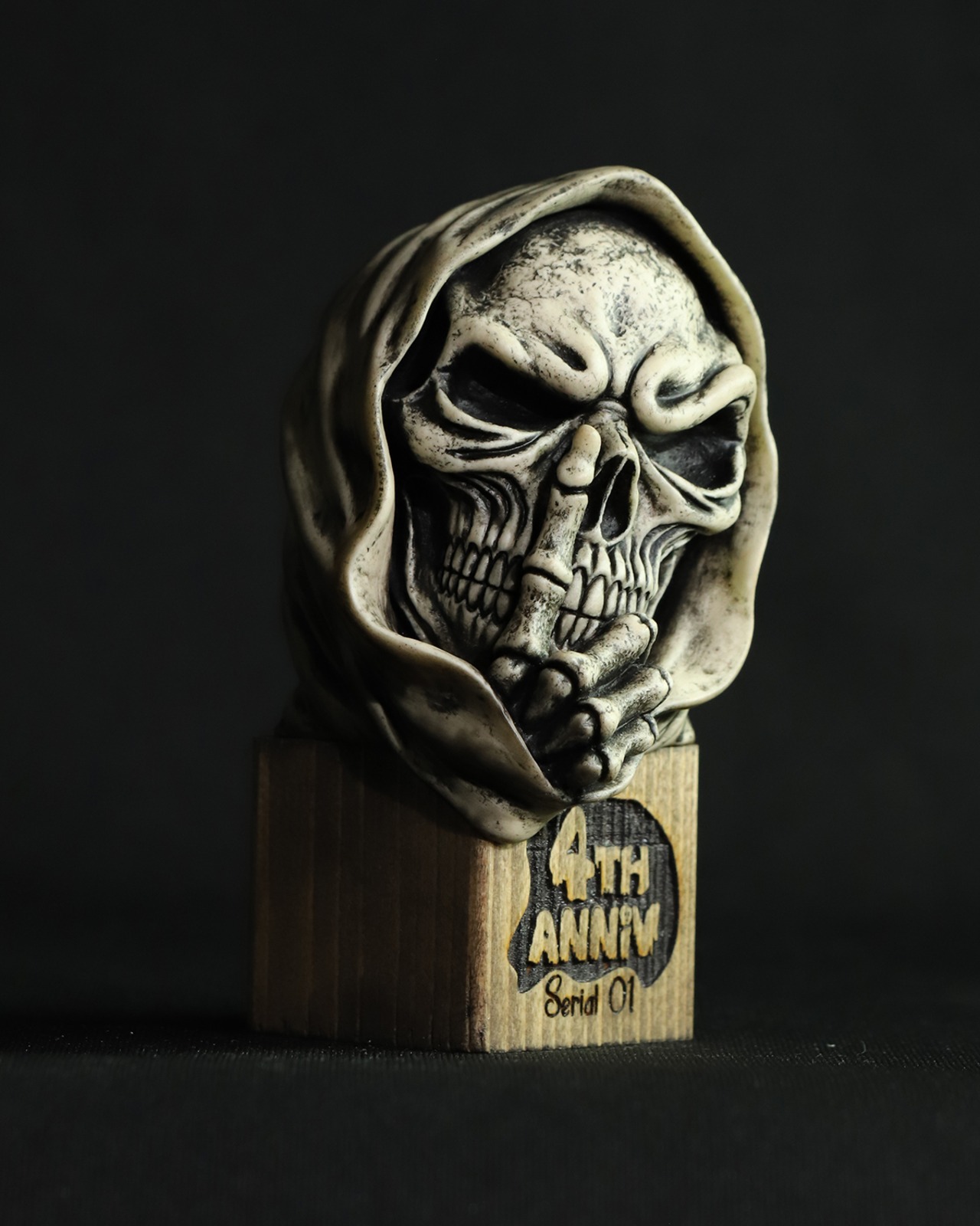 "4th Anniv" SUPER BIG KEYHOLDER - serial.01 /Black ink wash